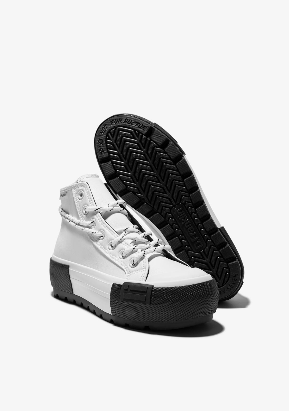 One Way Track Med White / Black