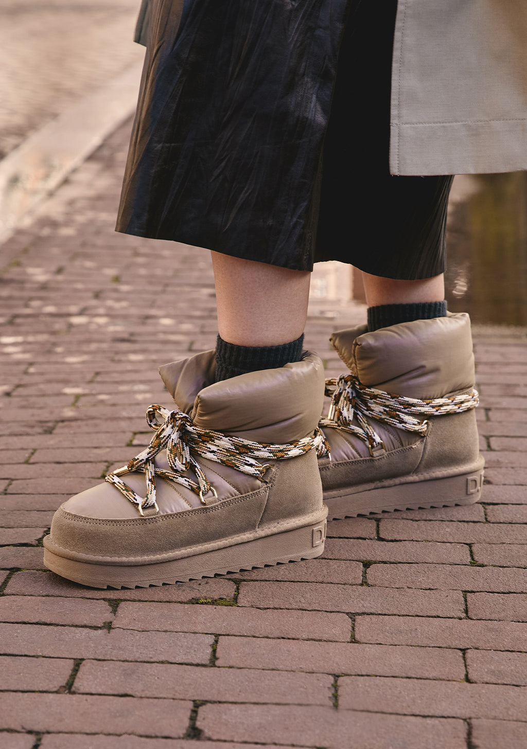 Nordic Nova Low Bomb Taupe