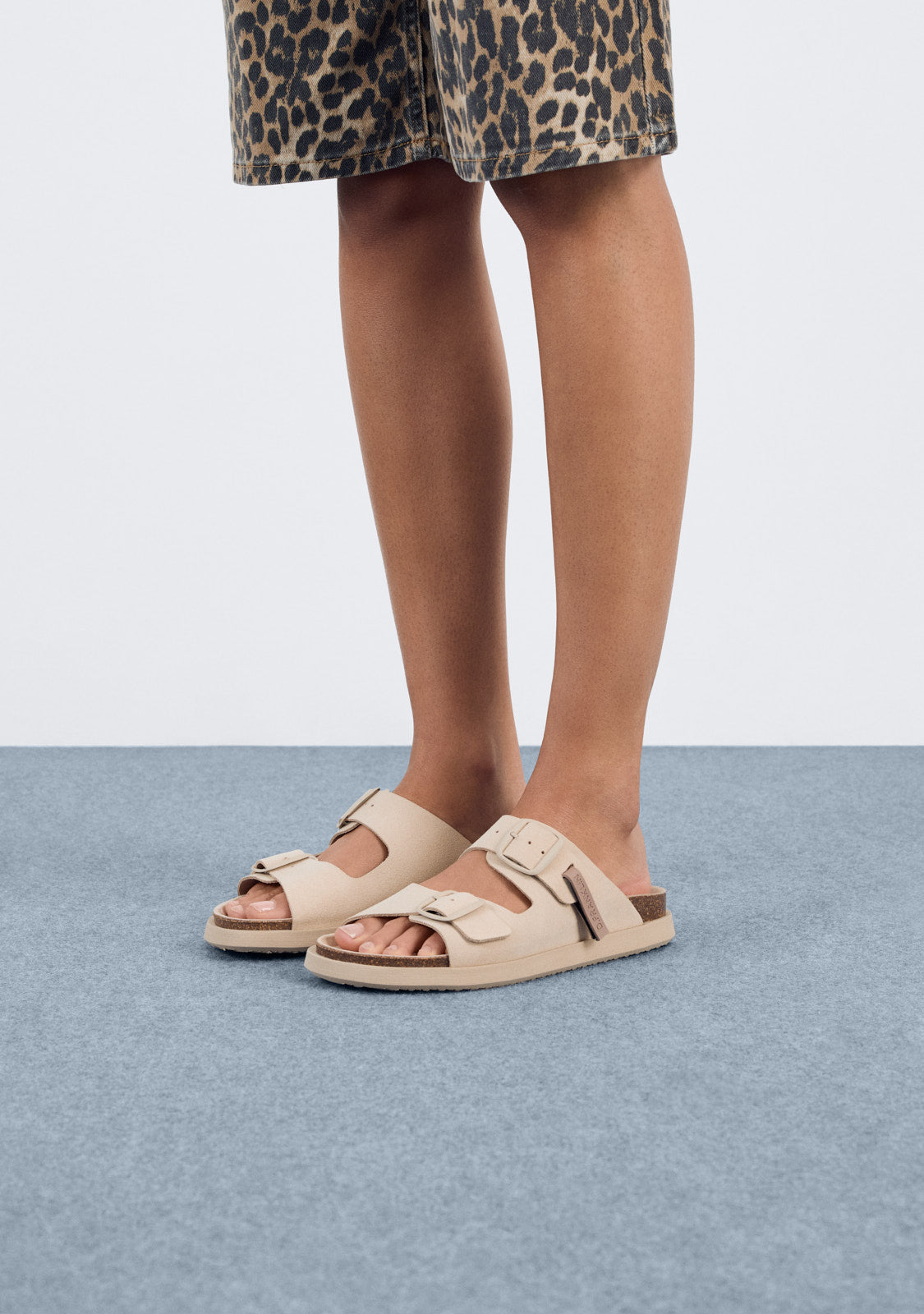 Vibe Sandals Buckle Beige