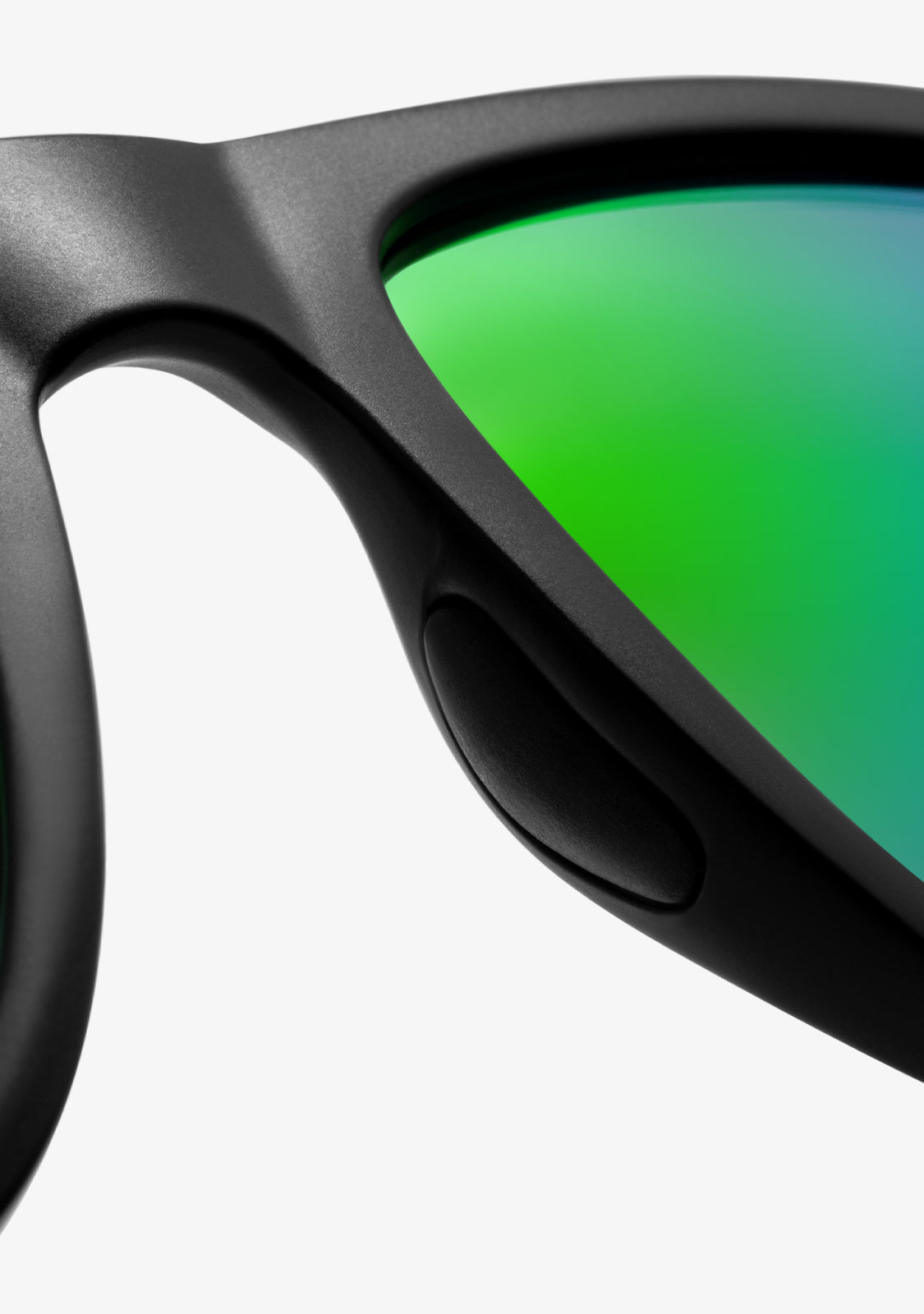 Rift Matte Black / Green Revo